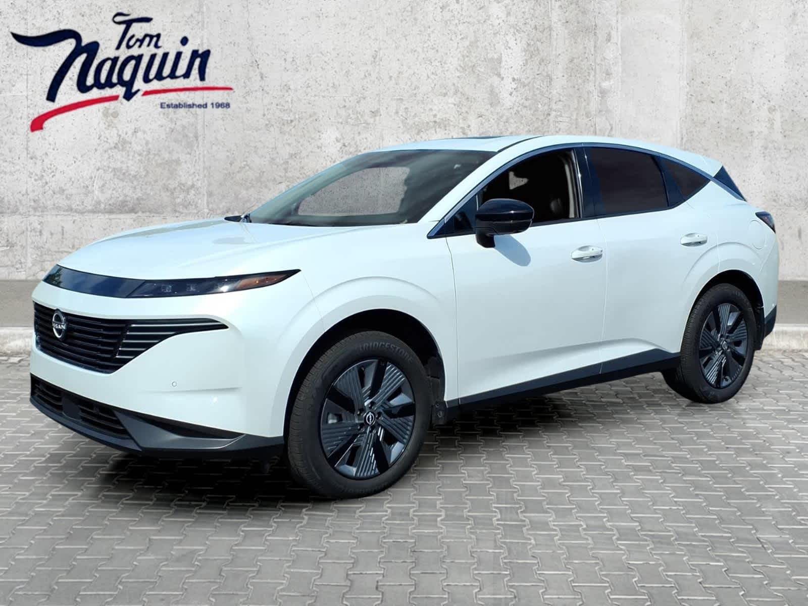 2025 Nissan Murano SL in Everest White Pearl Tricoat — front three-quarter view