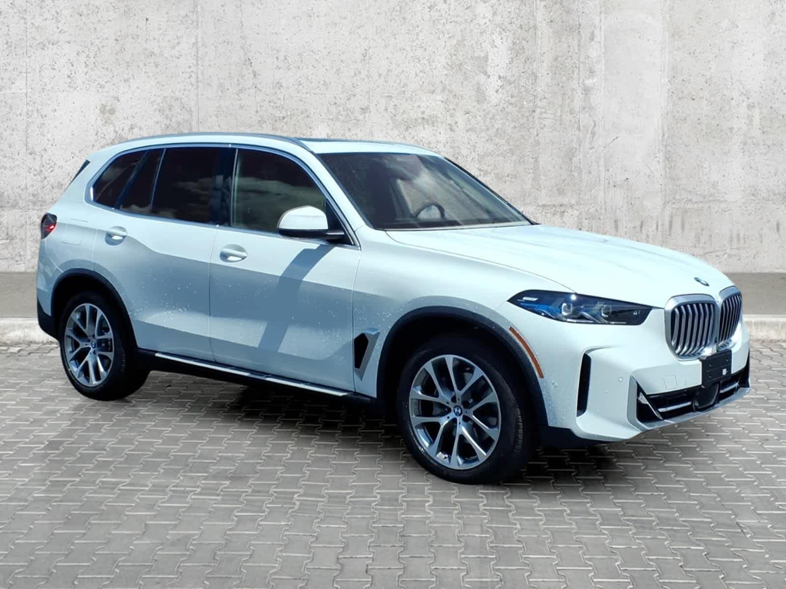2026 BMW X5 xDrive40i — side profile view