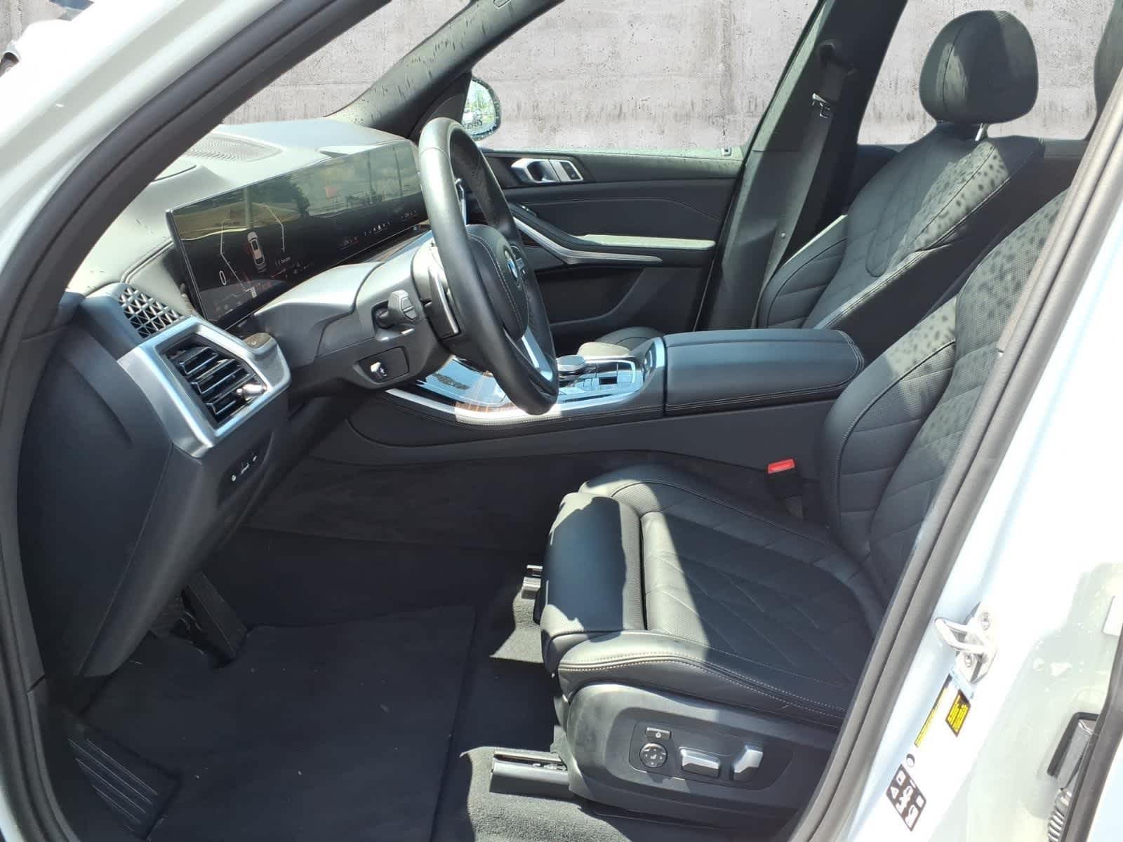 2026 BMW X5 xDrive40i — interior view